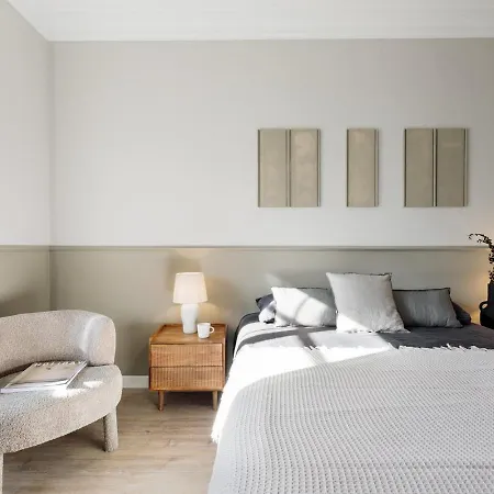 Morell - 3 Bedroom And Office In Eixample Esquerra Barcelona