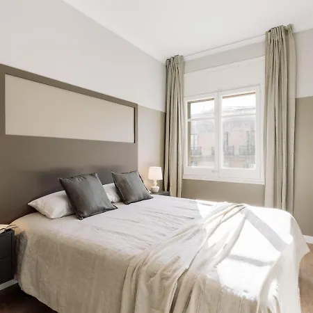 Apartment Morell - 3 Bedroom And Office In Eixample Esquerra
